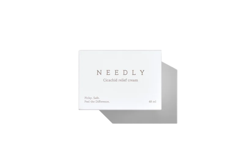 Pakiranje kreme Needly Cica Relief, koja pripada "divote cosmetics" liniji korejske kozmetike, s natpisom "Picky. Safe. Feel the Difference." i kapacitetom od 48 ml.
