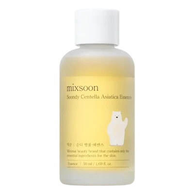 Bočica mješavine Mixsoon Soondy Centella Asiatica Essence, proizvoda iz linije 'Divote Cosmetics' sadržanog u kategoriji korejske kozmetike, prikazana na bijeloj pozadini.
