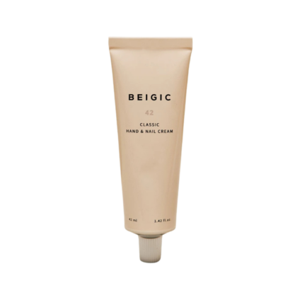Kozmetički proizvod Beigic 42 klasična krema za ruke i nokte, 42 ml, čiji elegantni dizajn cijevi simbolizira korejsku kozmetiku dostupnu kod Divote Cosmetics.