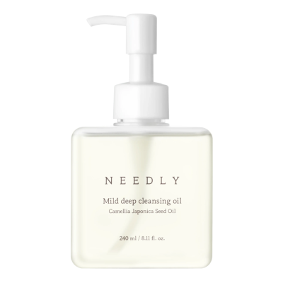 Pump bottle of Needly Mild Deep Cleansing Oil with a white cap, featuring Korean cosmetics branding, associated with Divote cosmetics, containing Camellia Japonica Seed Oil, 240 ml size.