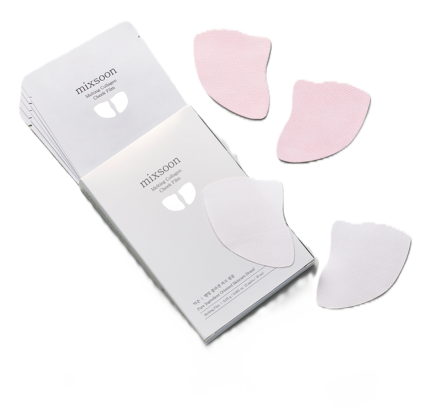 Pakiranje proizvoda za njegu lica 'mixsoon' s filmovima za obraze koji sadrže kolagen, predstavljeno kao dio divote cosmetics kolekcije korejske kozmetike.