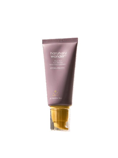 Ljubičasta tubica proizvoda brenda Haruharu Wonder, korejske kozmetike, s oznakom SPF50+/PA++++, namijenjena osjetljivoj koži, povezana s Divote Cosmetics.